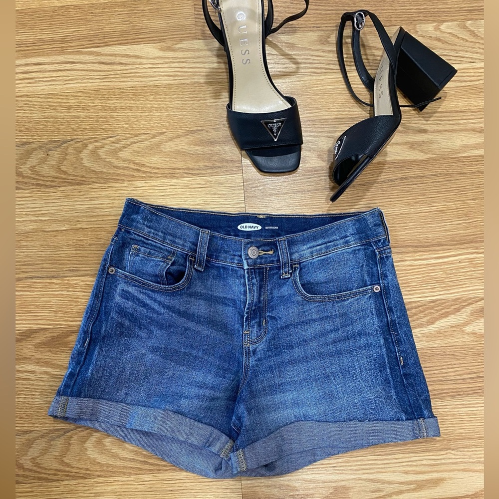 “Boyfriend” fit Old Navy blue jean shorts size XS EUC - Picture 6 of 11